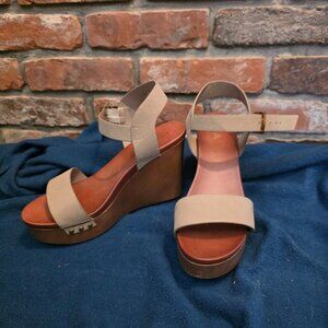 Brown Wedges